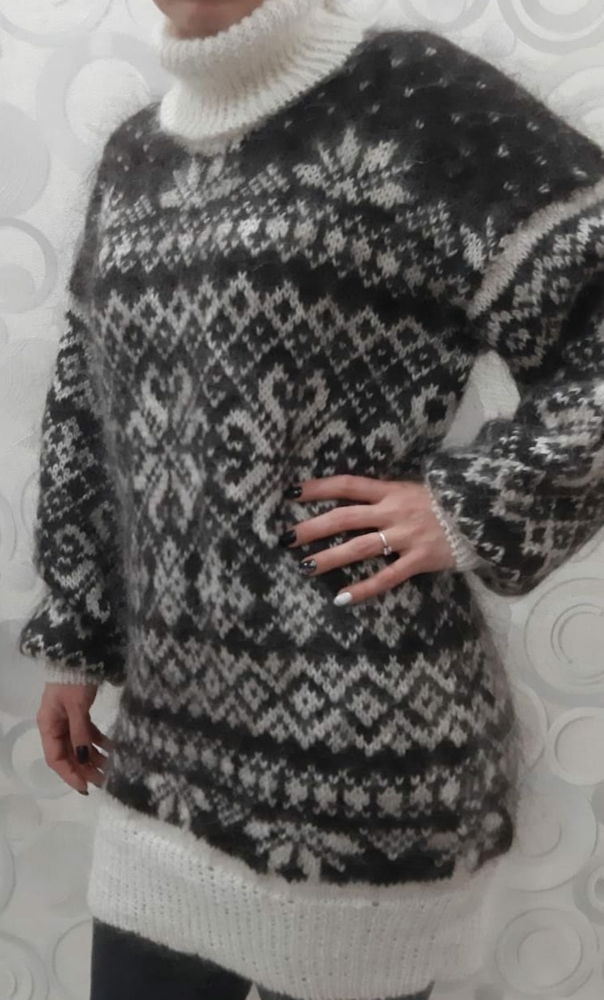 Sweater - Picture 2 of 4